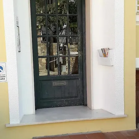 Incantevole E Tranquillo Borgo Storico Sul Mare *