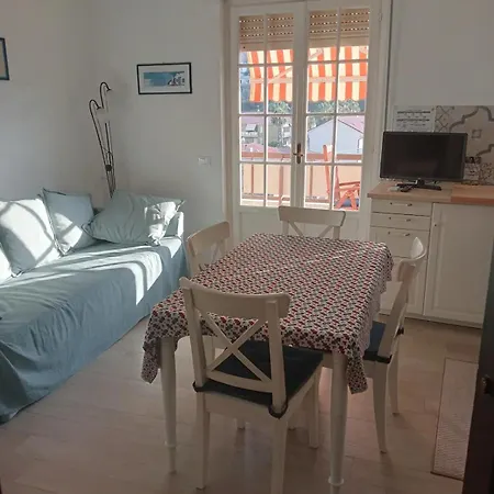 Incantevole E Tranquillo Borgo Storico Sul Mare *