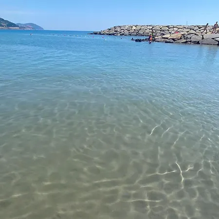 Incantevole E Tranquillo Borgo Storico Sul Mare *