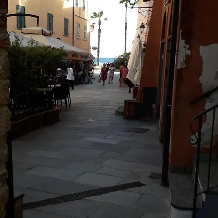 Incantevole E Tranquillo Borgo Storico Sul Mare * San Lorenzo al Mare