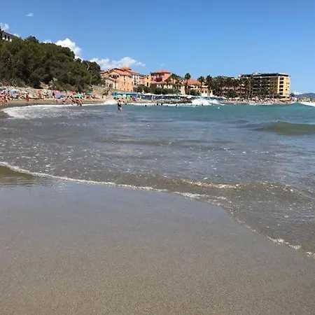 Incantevole E Tranquillo Borgo Storico Sul Mare * San Lorenzo al Mare